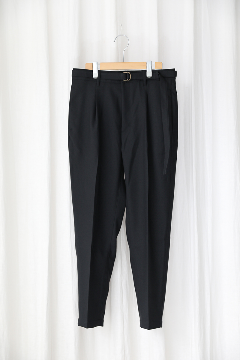 RETORO POLYESTER TWILL / BELTED WIDE TAPERED PANTS