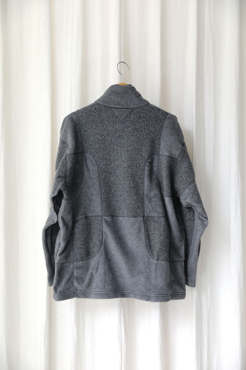 White Mountaineering」PATCHWORK FLEECE ZIP PULLOVER