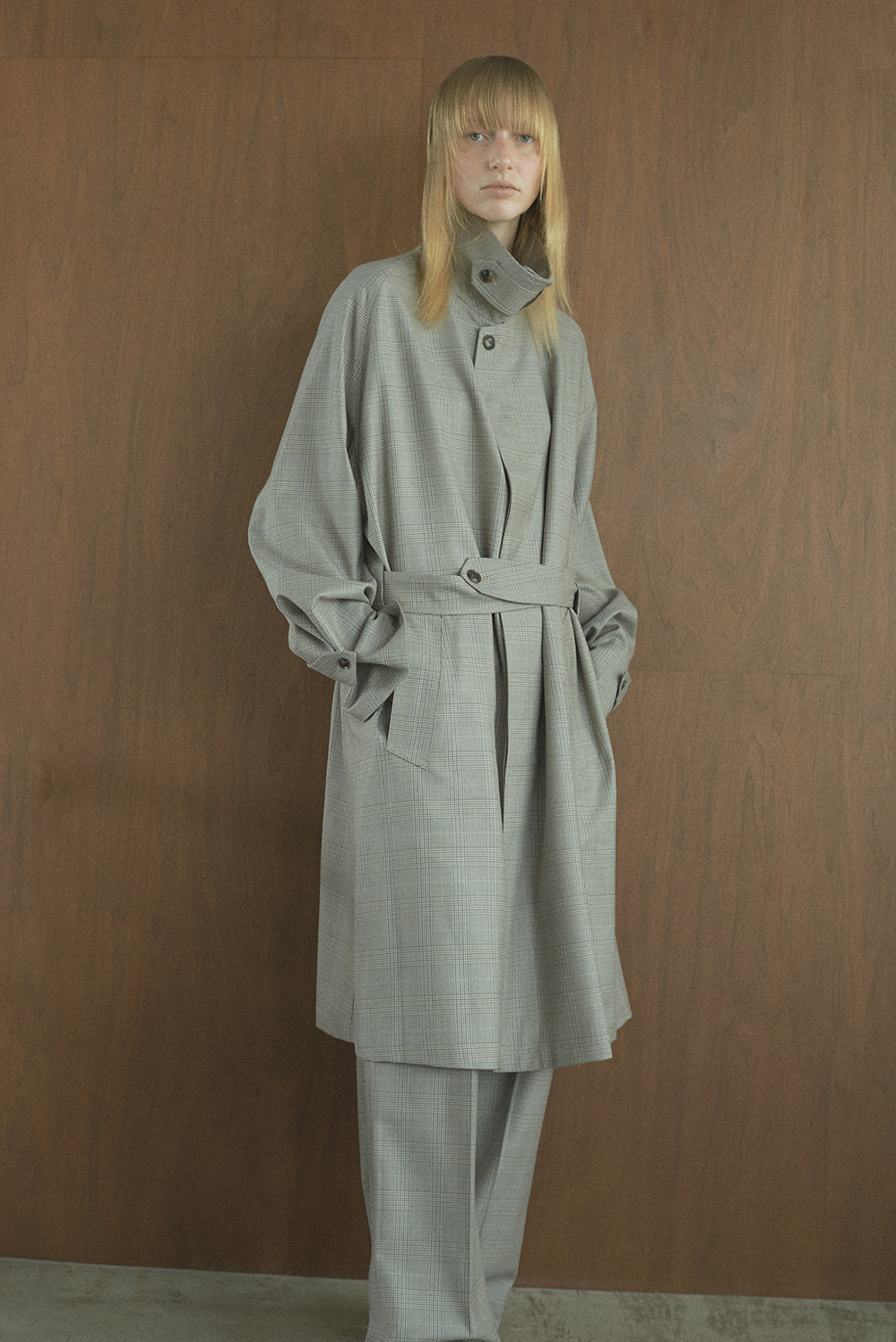 URU  WOOL CHECK BELTED COAT