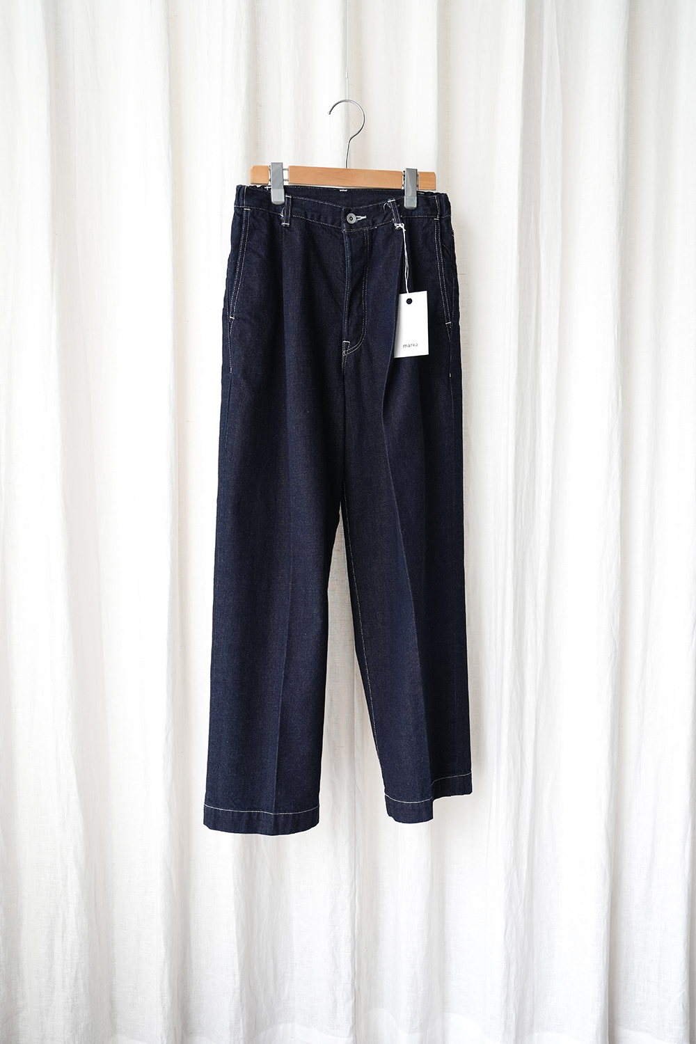 1TUCK CREASE JEANS