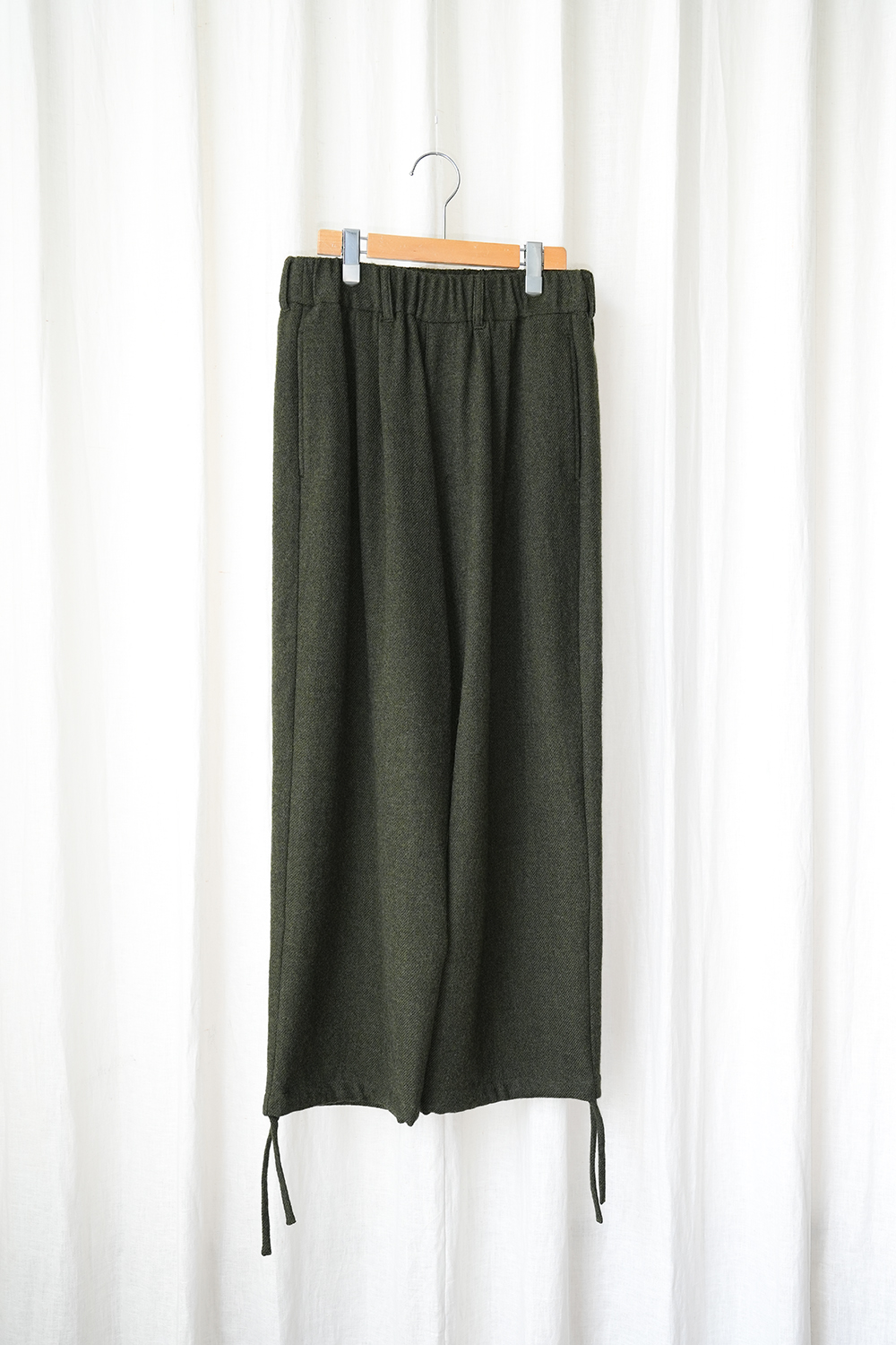 WOOL TWILL TUCK WIDE PANTS