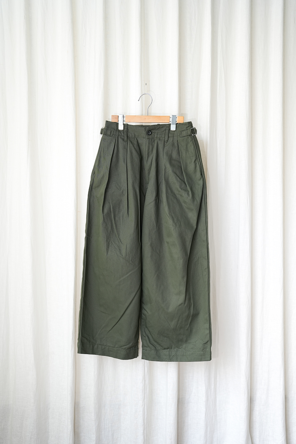 MILITARY CLOTH TUCK WIDE PANTS
