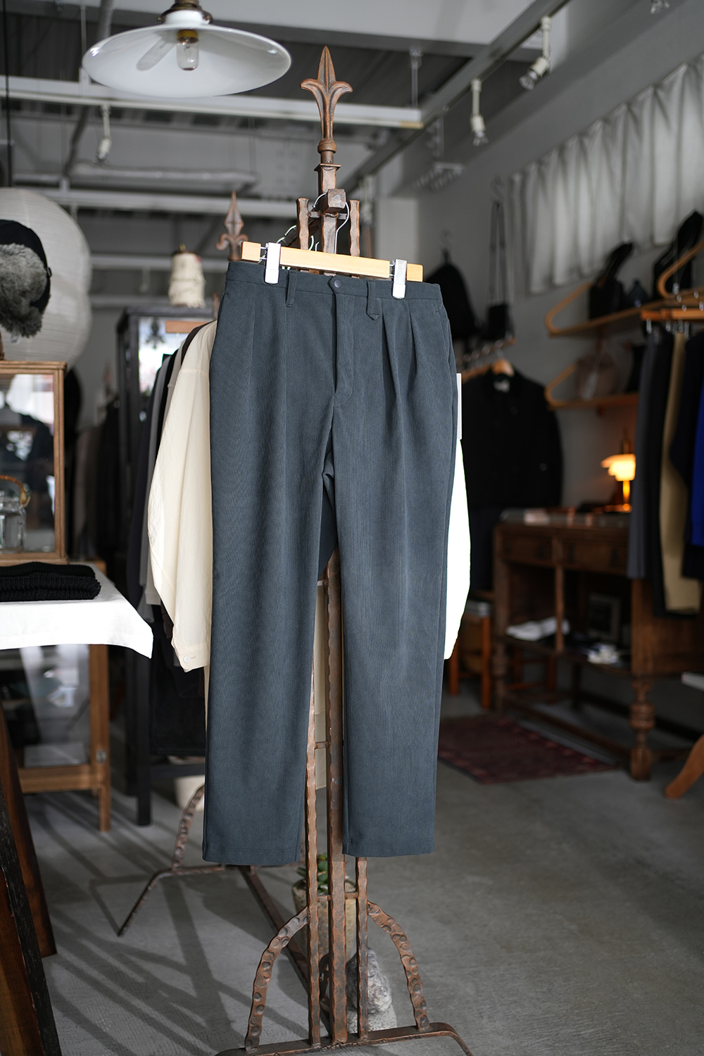 TRICOT CORDUROY TAPERED PANTS | ANOTHER LOUNGE