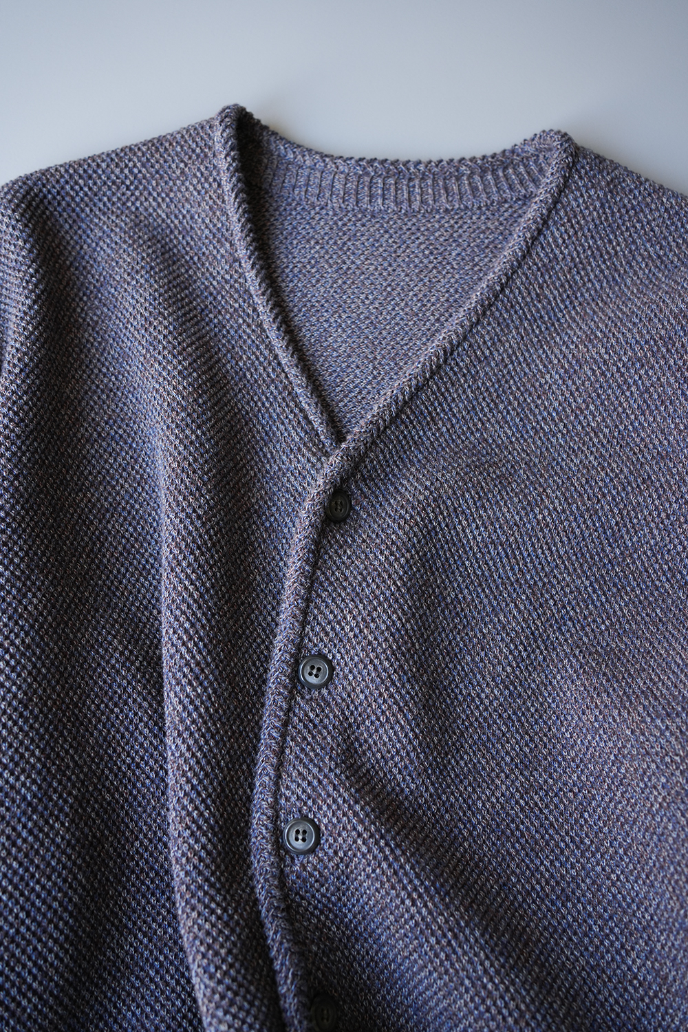 Moss Stitch V/N Cardigan | ANOTHER LOUNGE