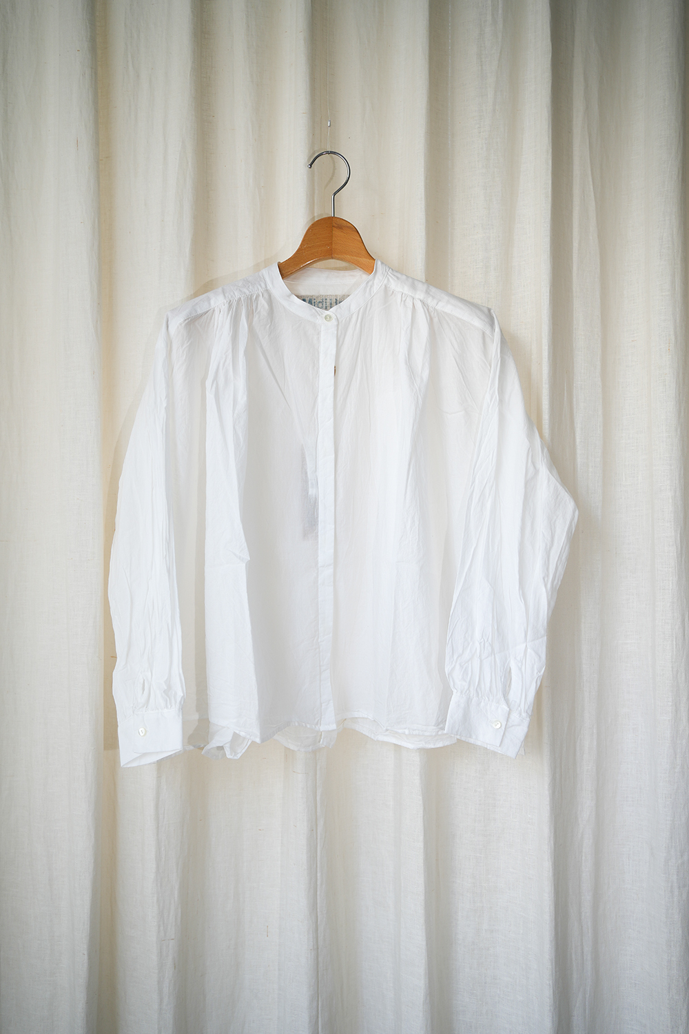 shoulder gather wide shirt