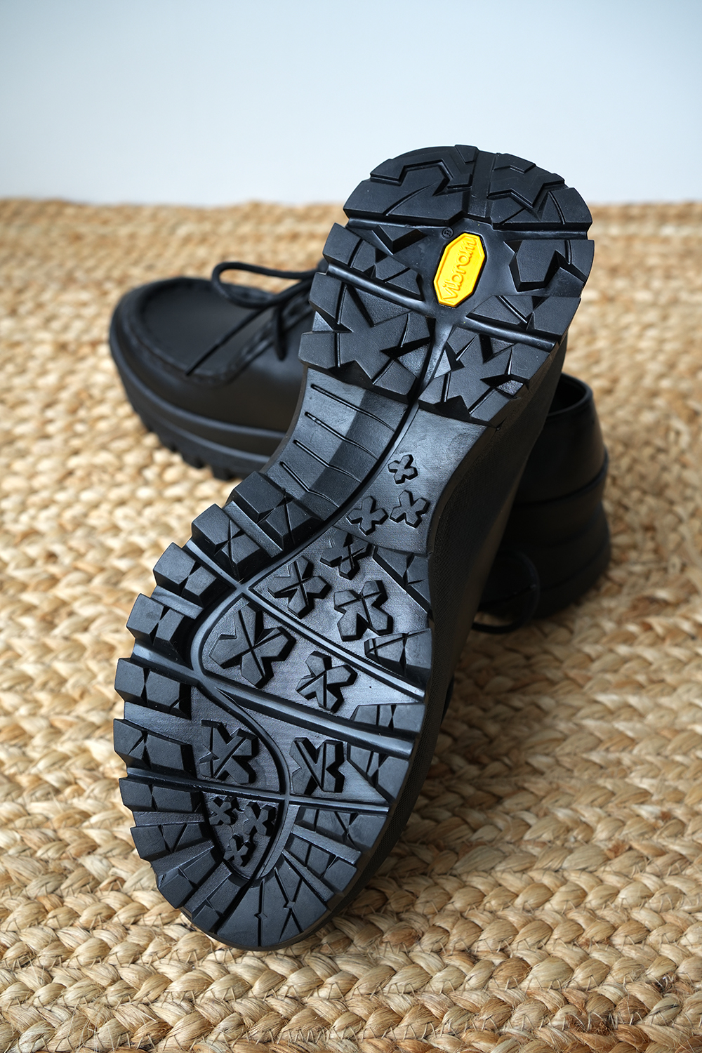 大学生 割引 SHOES TYROLEAN with LOUNGE ANOTHER | Vibram 靴