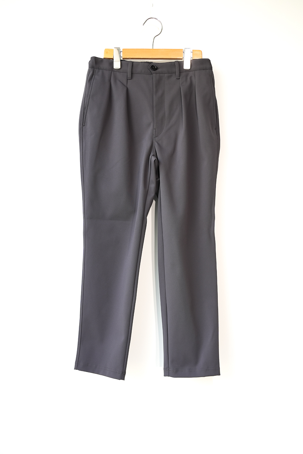 SOLID DOUBLE-KNIT TAPERED PANTS