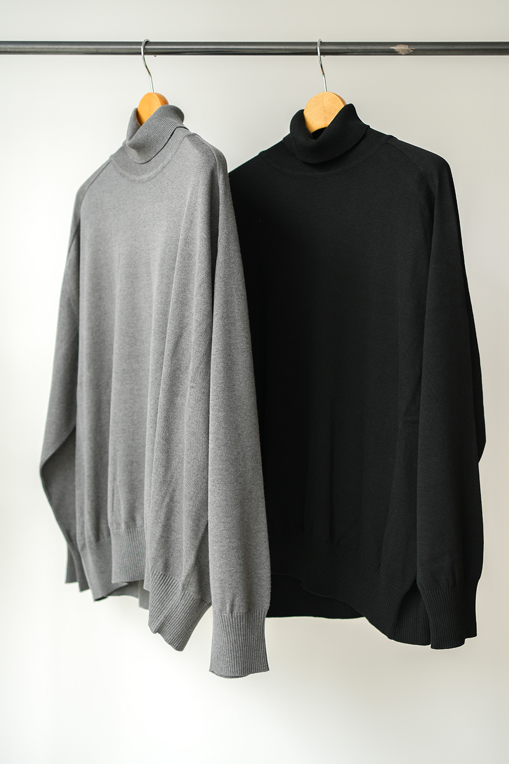 TURTLE NECK KNIT