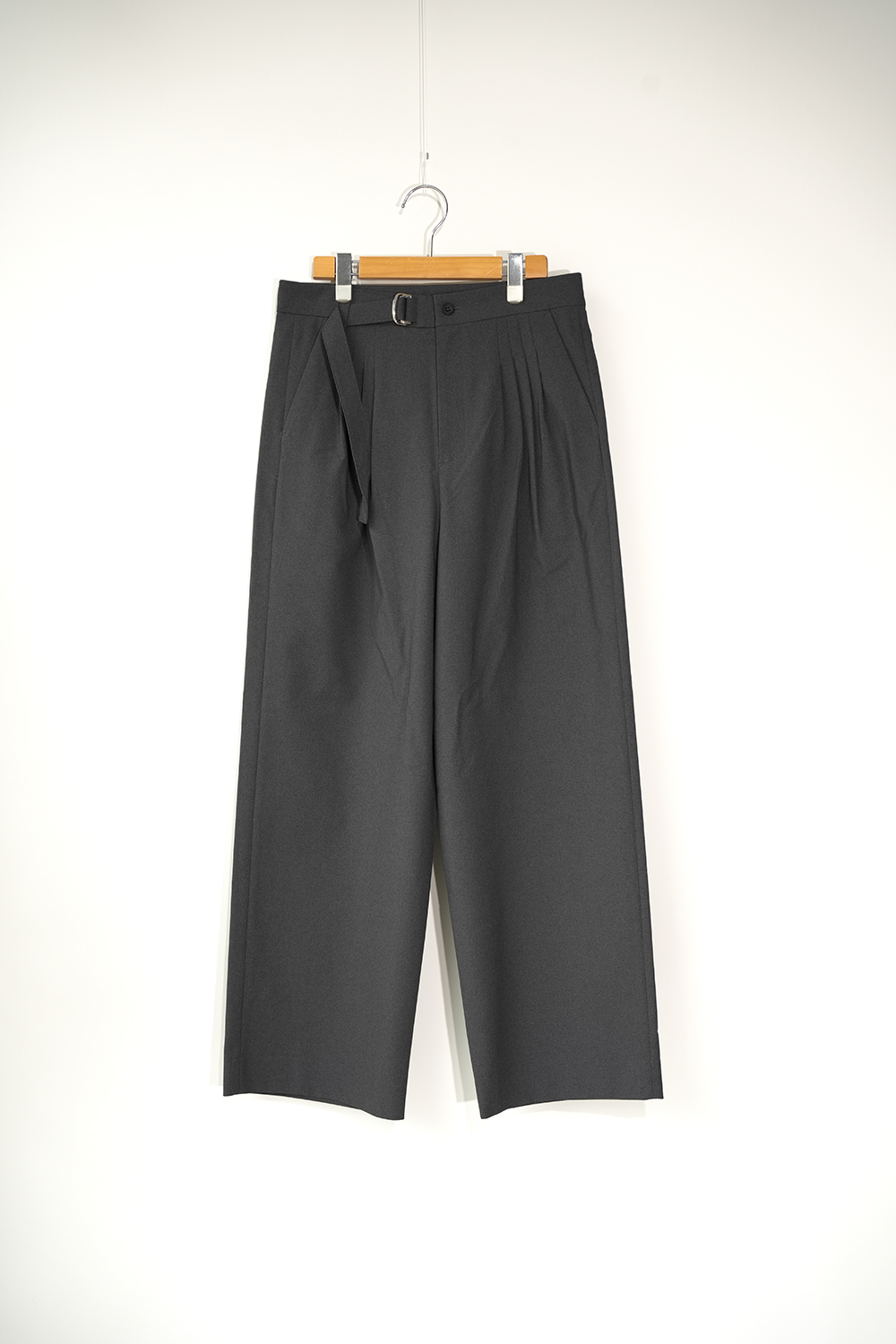 SOLOTEX 4 TUCK WIDE PANTS