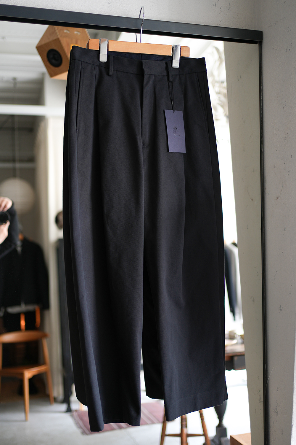 URU 1 TUCK PANTS サイズ 2 ブラック 1 TUCK PANTS(1 BLACK): URU TOKYO: MENS｜CONZ ONLINE STORE