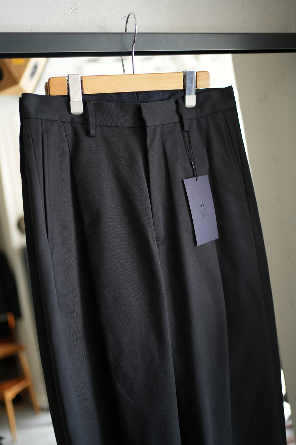 URU」1 TUCK PANTS | ANOTHER LOUNGE