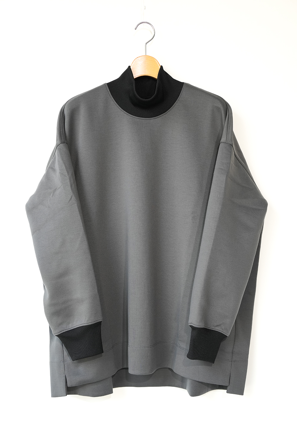 ポリエステルスプリンギィダンボールニットリブタートルネックプルオーバー