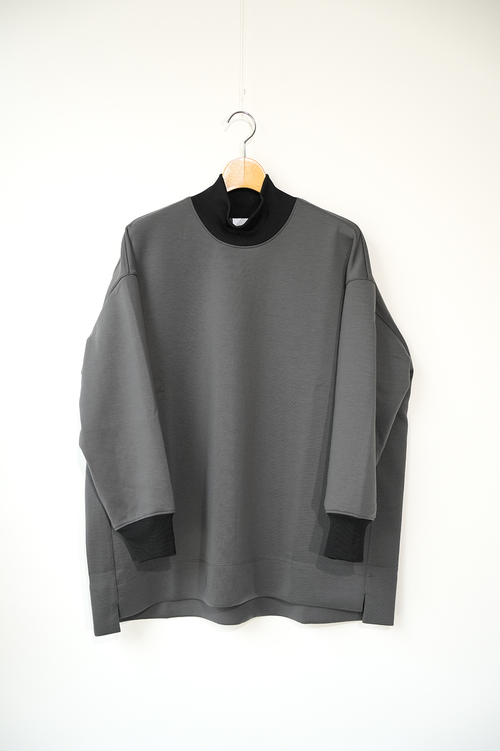 ポリエステルスプリンギィダンボールニットリブタートルネックプルオーバー