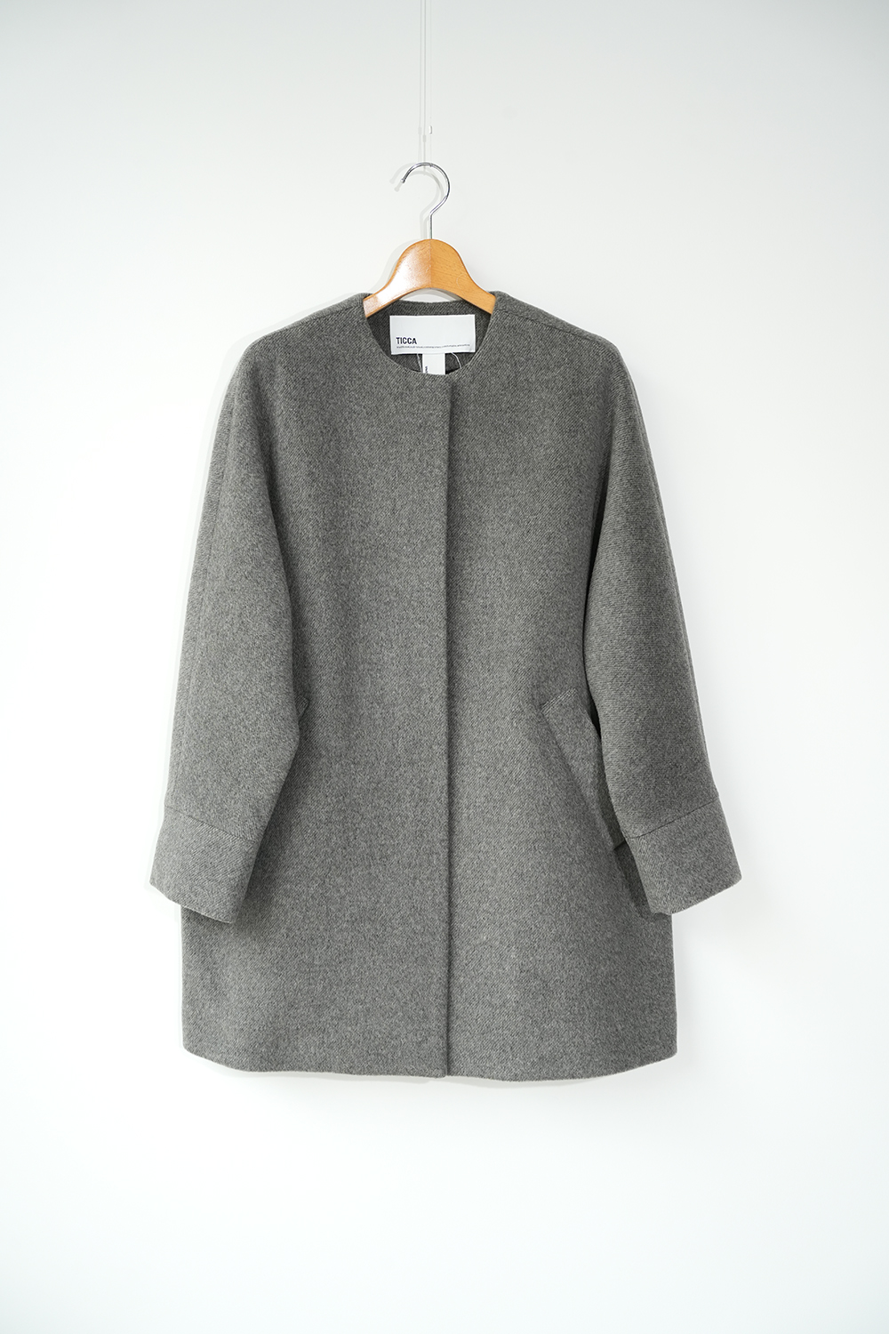 ノーカラーテントコート