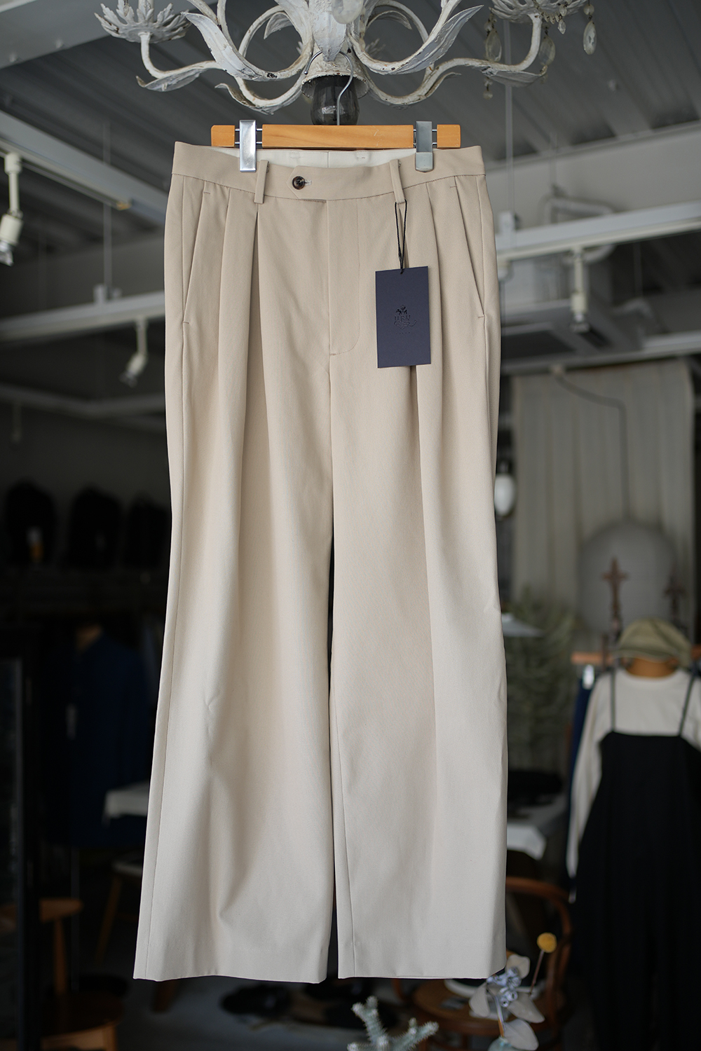 COTTON INVERTED PLEATS PANTS
