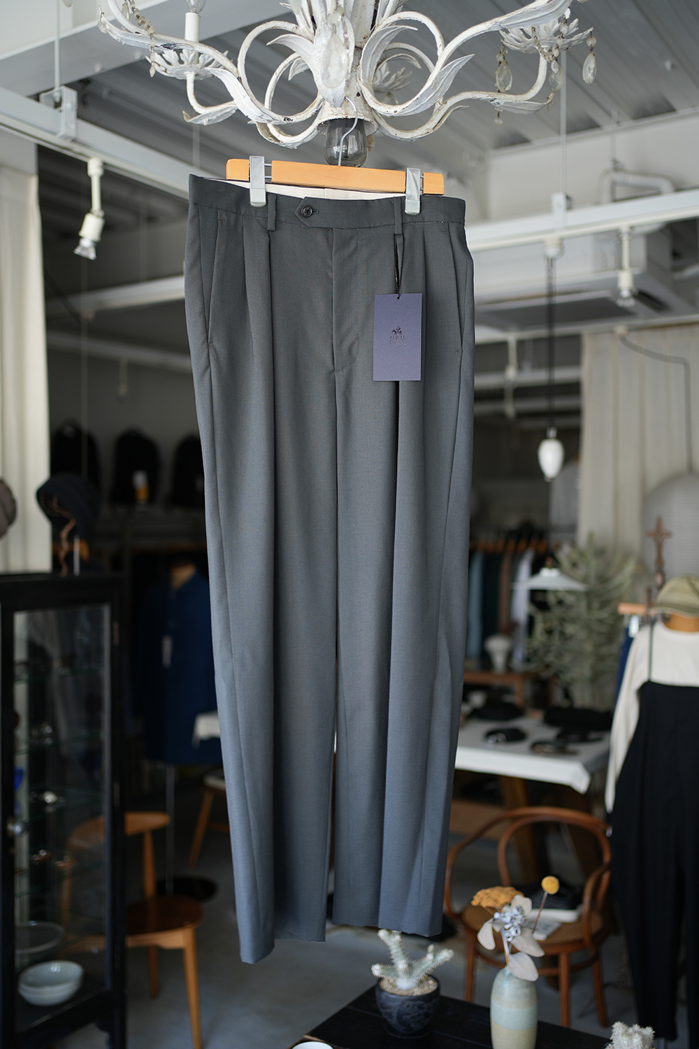 WOOL INVERTED PLEATS PANTS