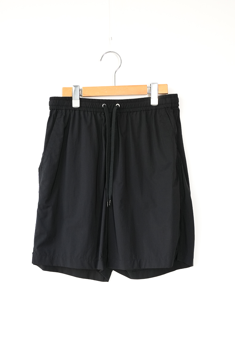 MAT AIRLY NYLON | WIDE SHORTS