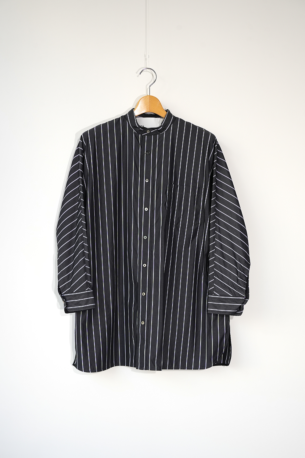 ノーカラーテントシャツ