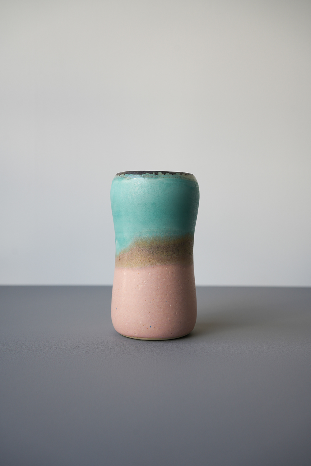 円柱花器 水桃色釉