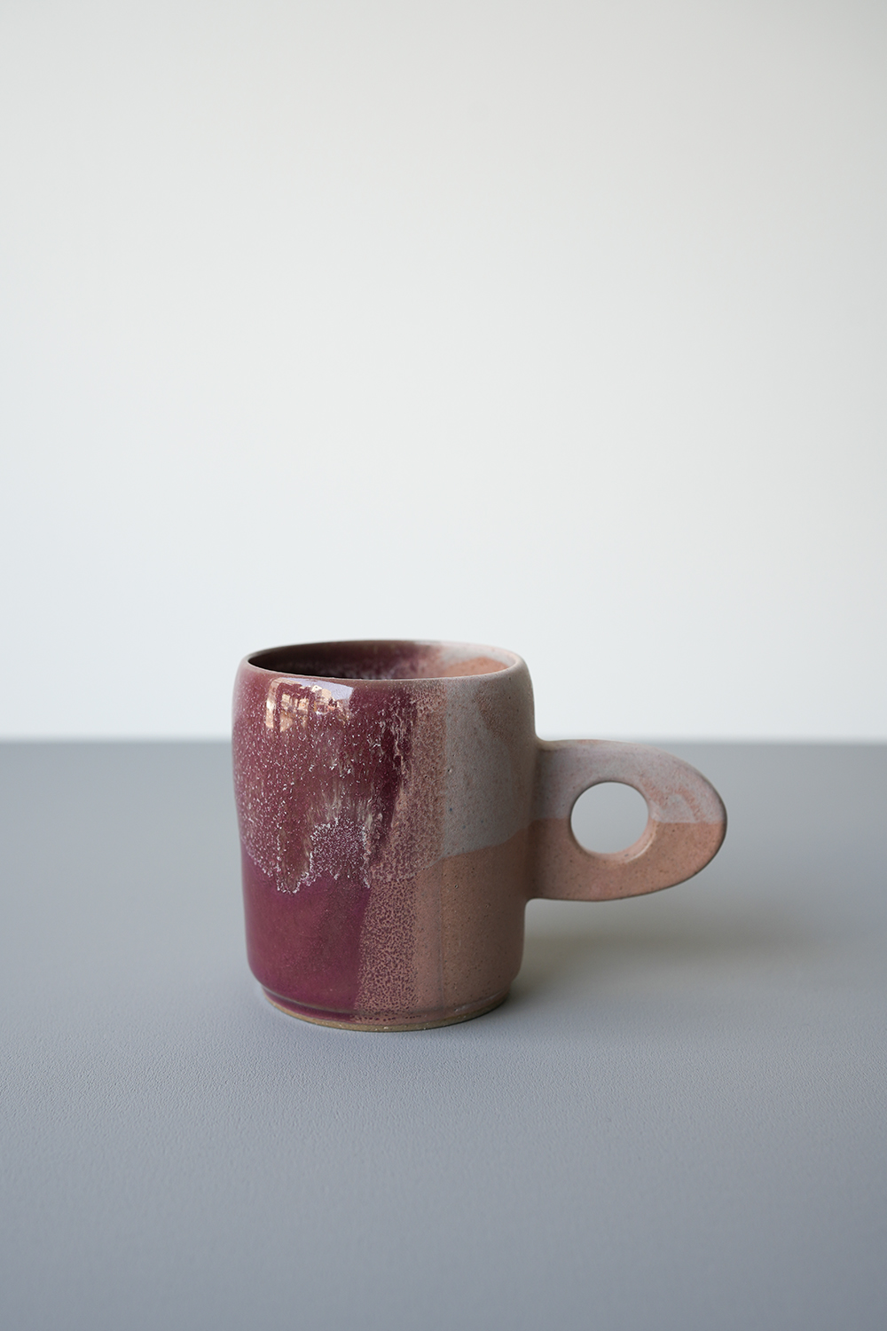 マグカップ 紅桃灰釉