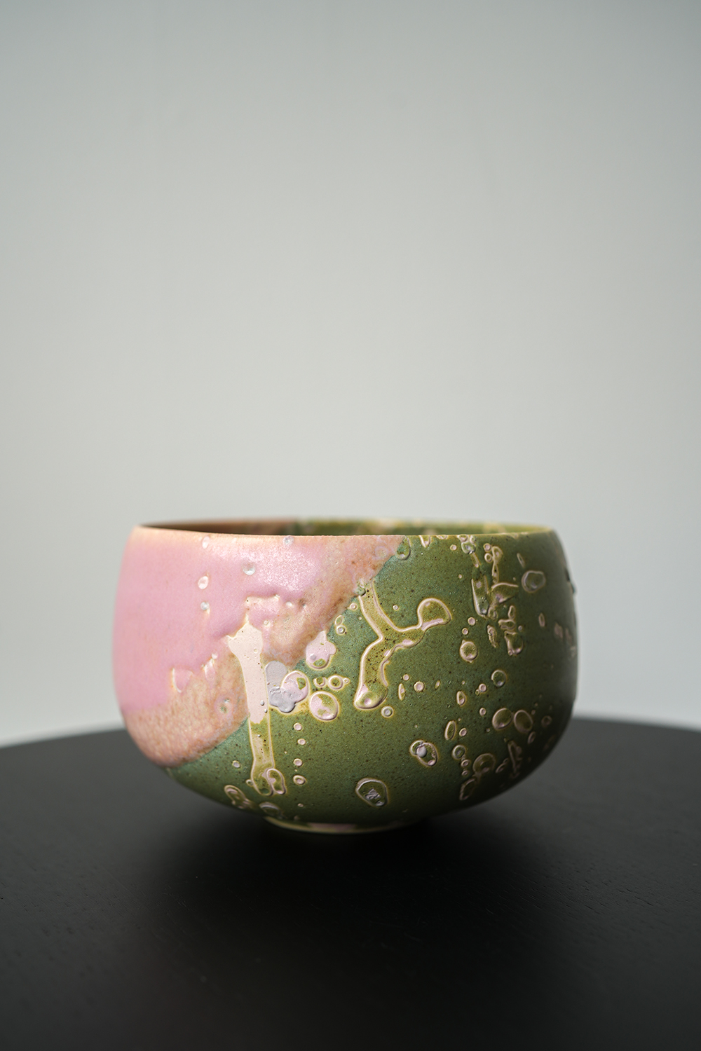 抹茶碗 緑桃飛ばし釉