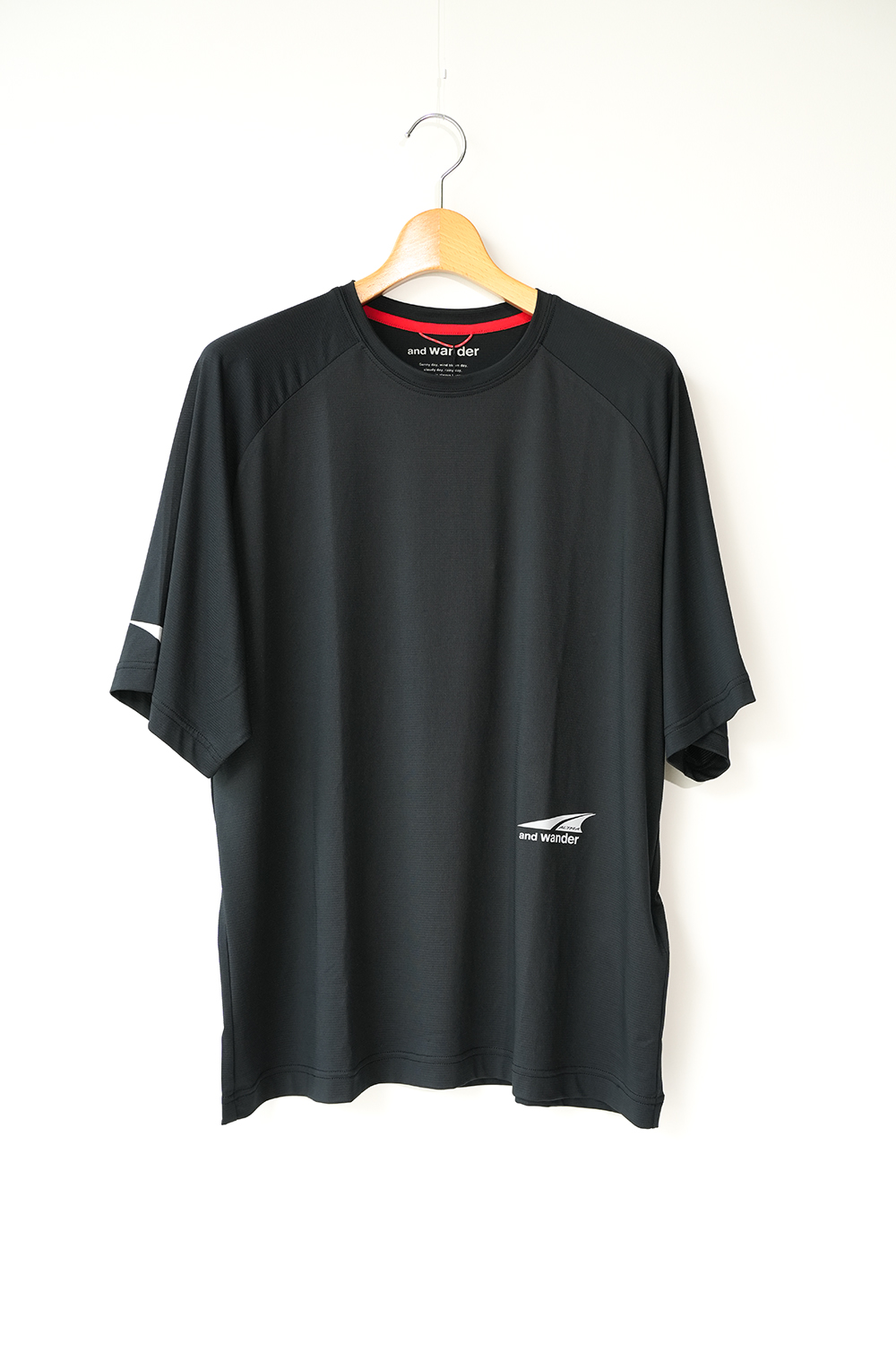 ALTRA × and wander SS T