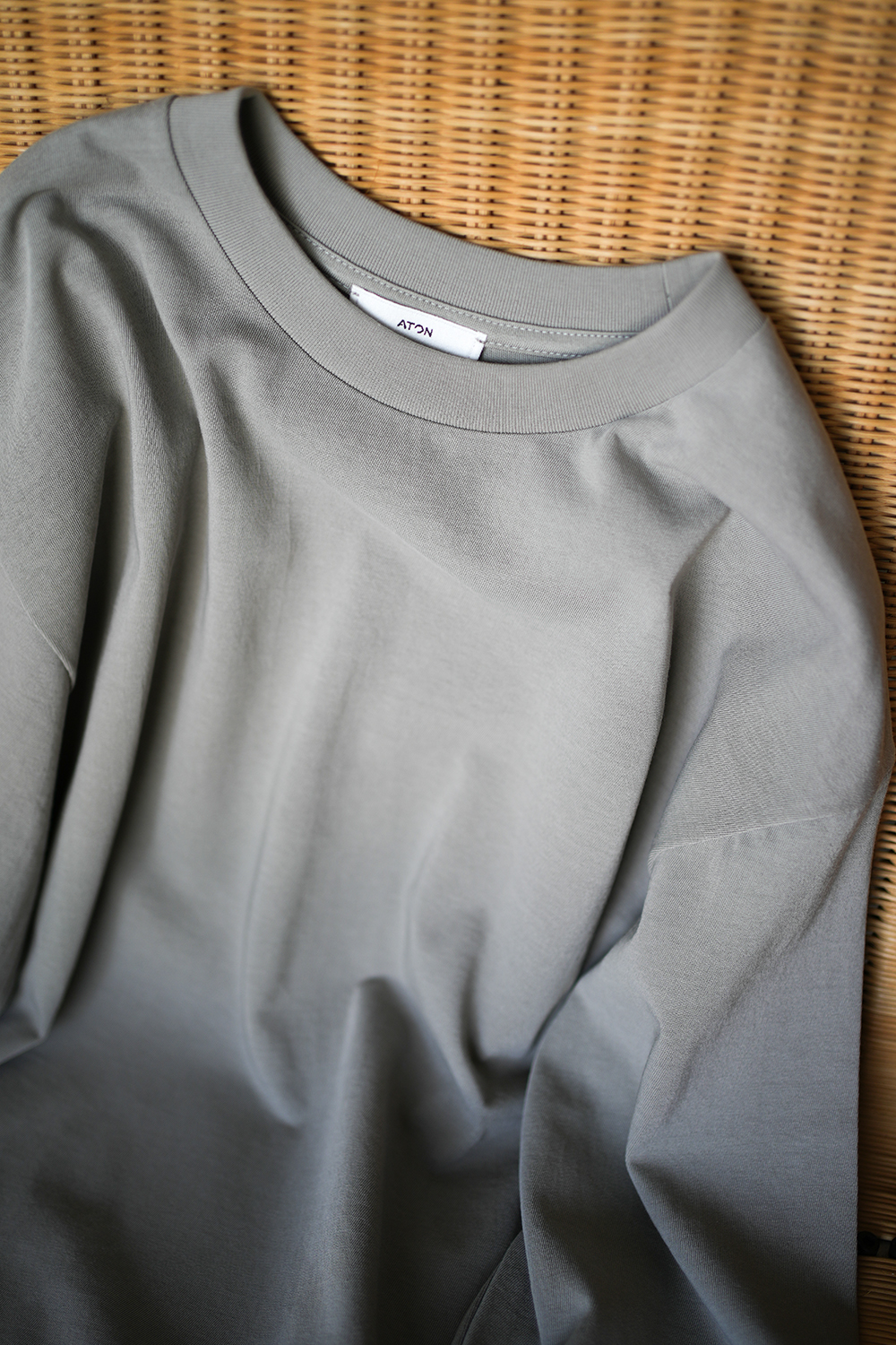 ATON」FRESCA PLATE | LOOSE FIT LONG SLEEVE T-SHIRT | ANOTHER LOUNGE
