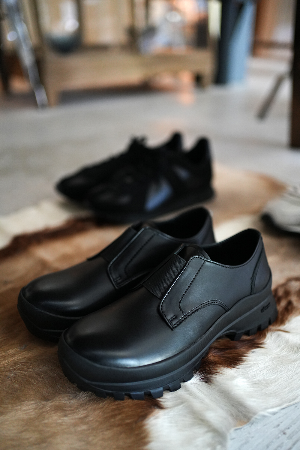 FRONT GORE SHOES VIBRAM SOLE
