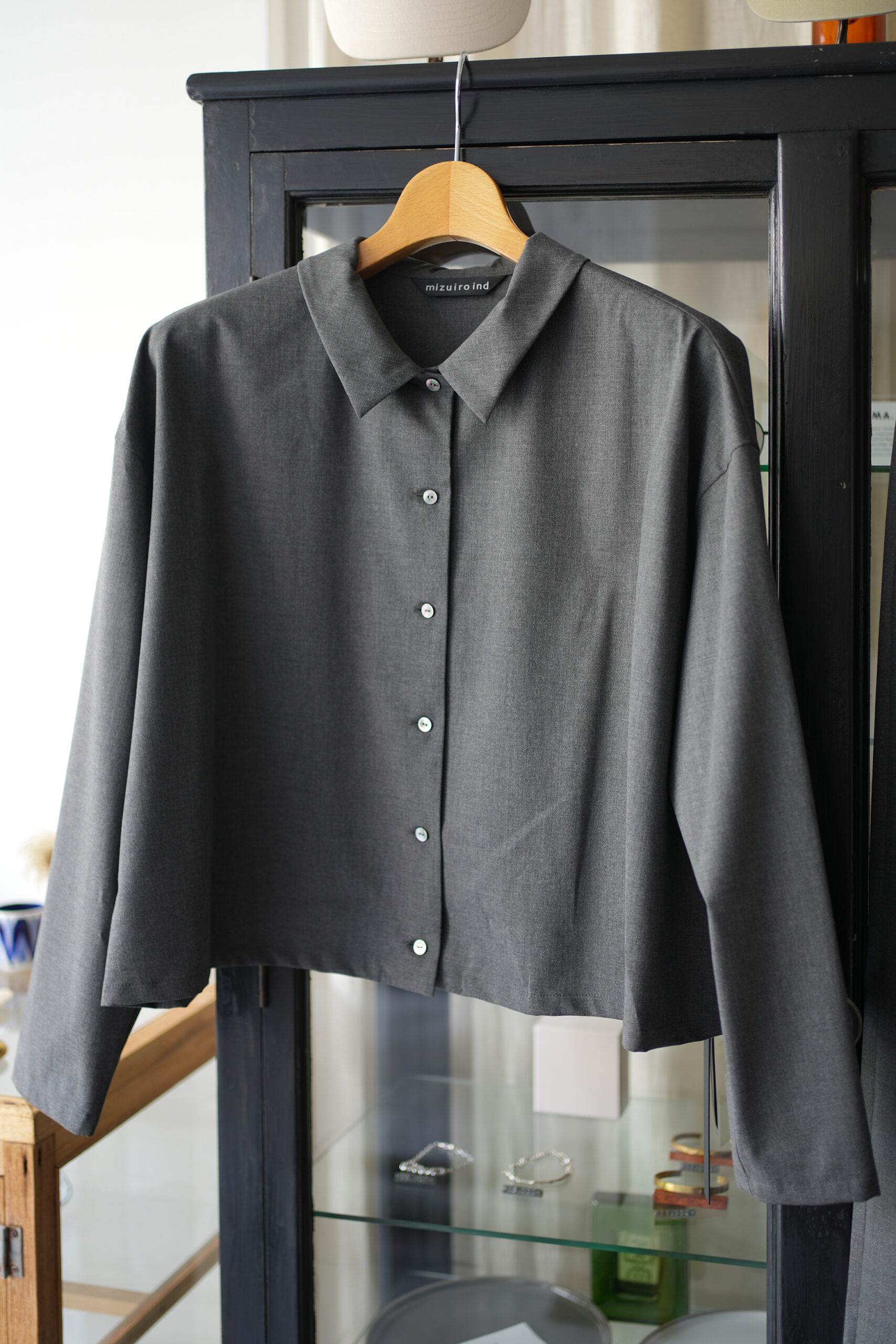T/R wide shirt