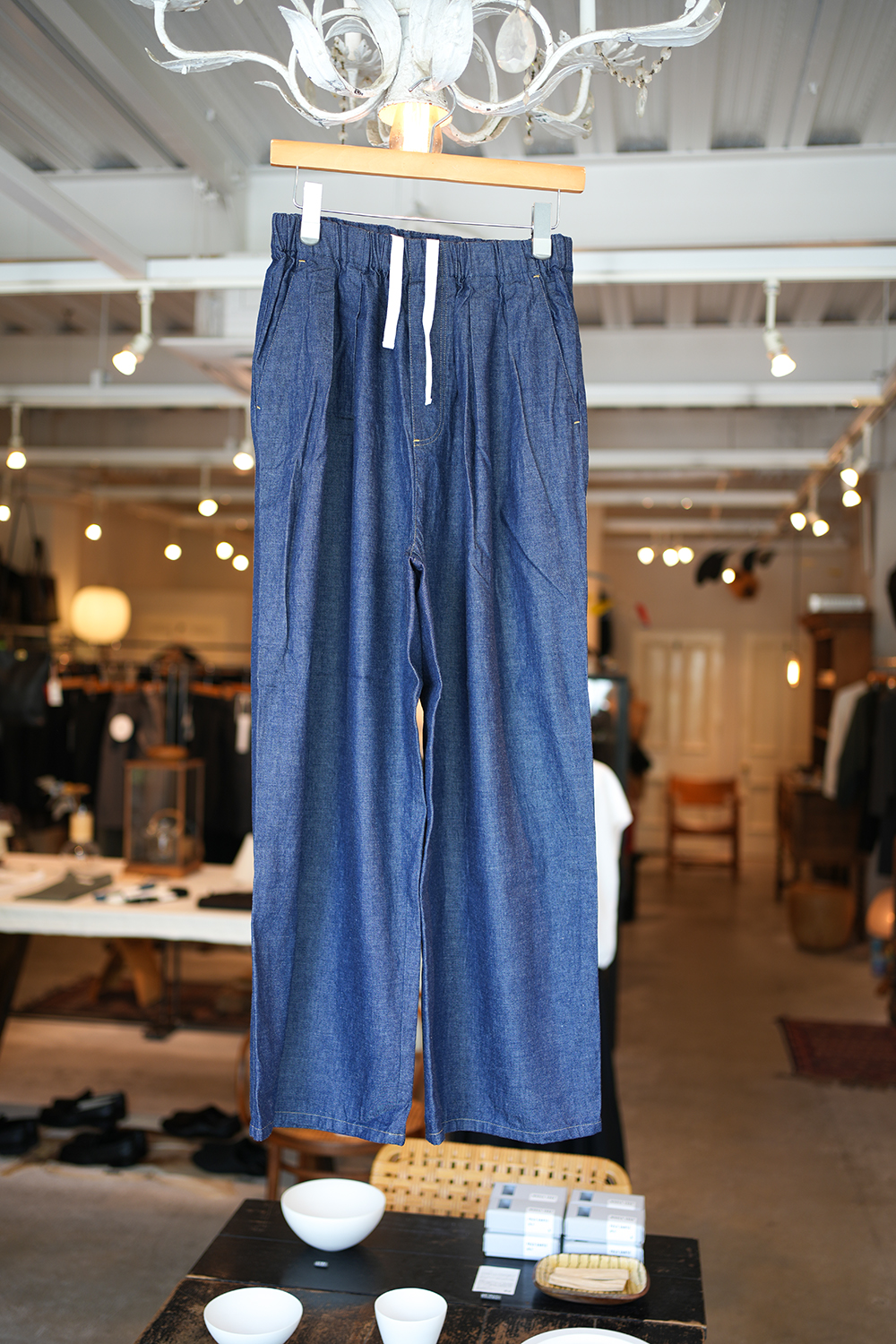 denim wide tuck pants