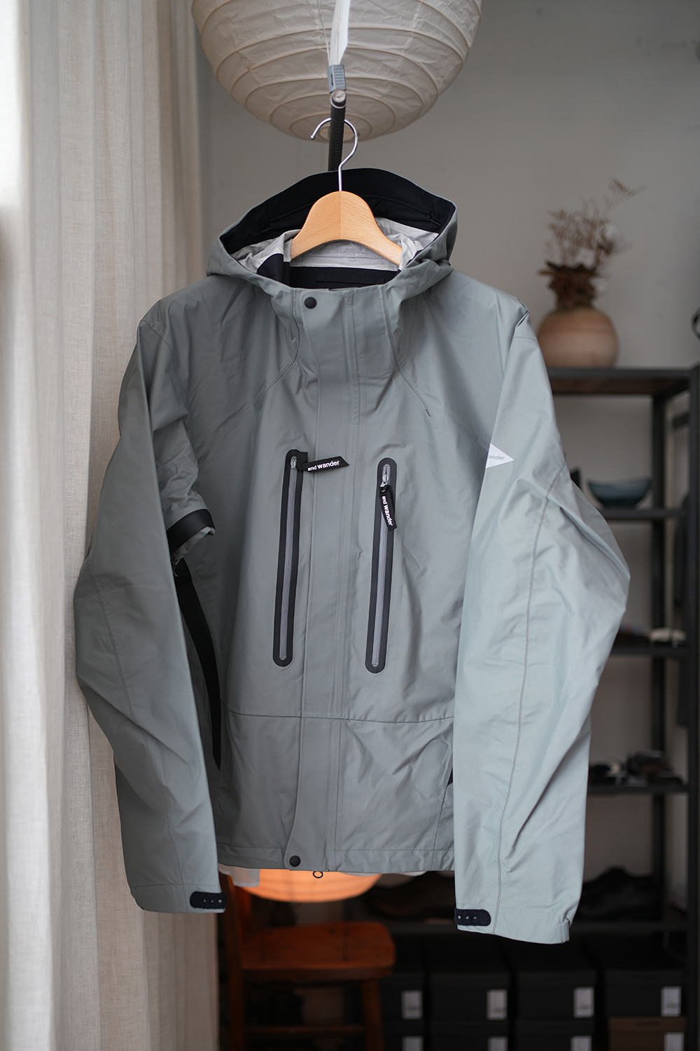 2.5L hiker rain jacket