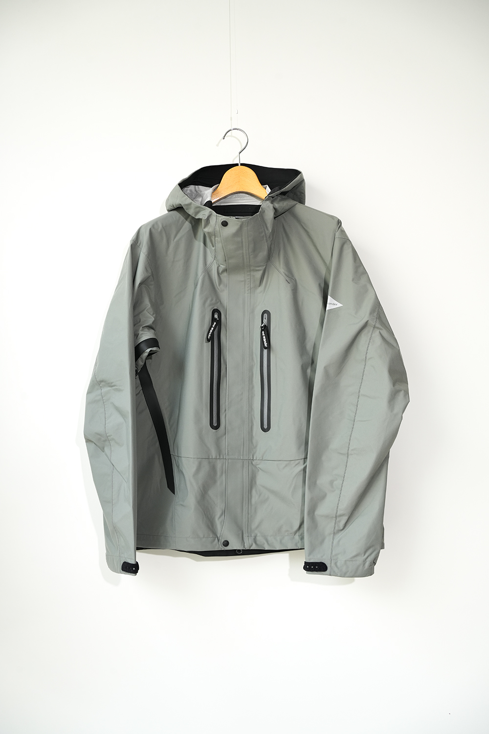 2.5L hiker rain jacket