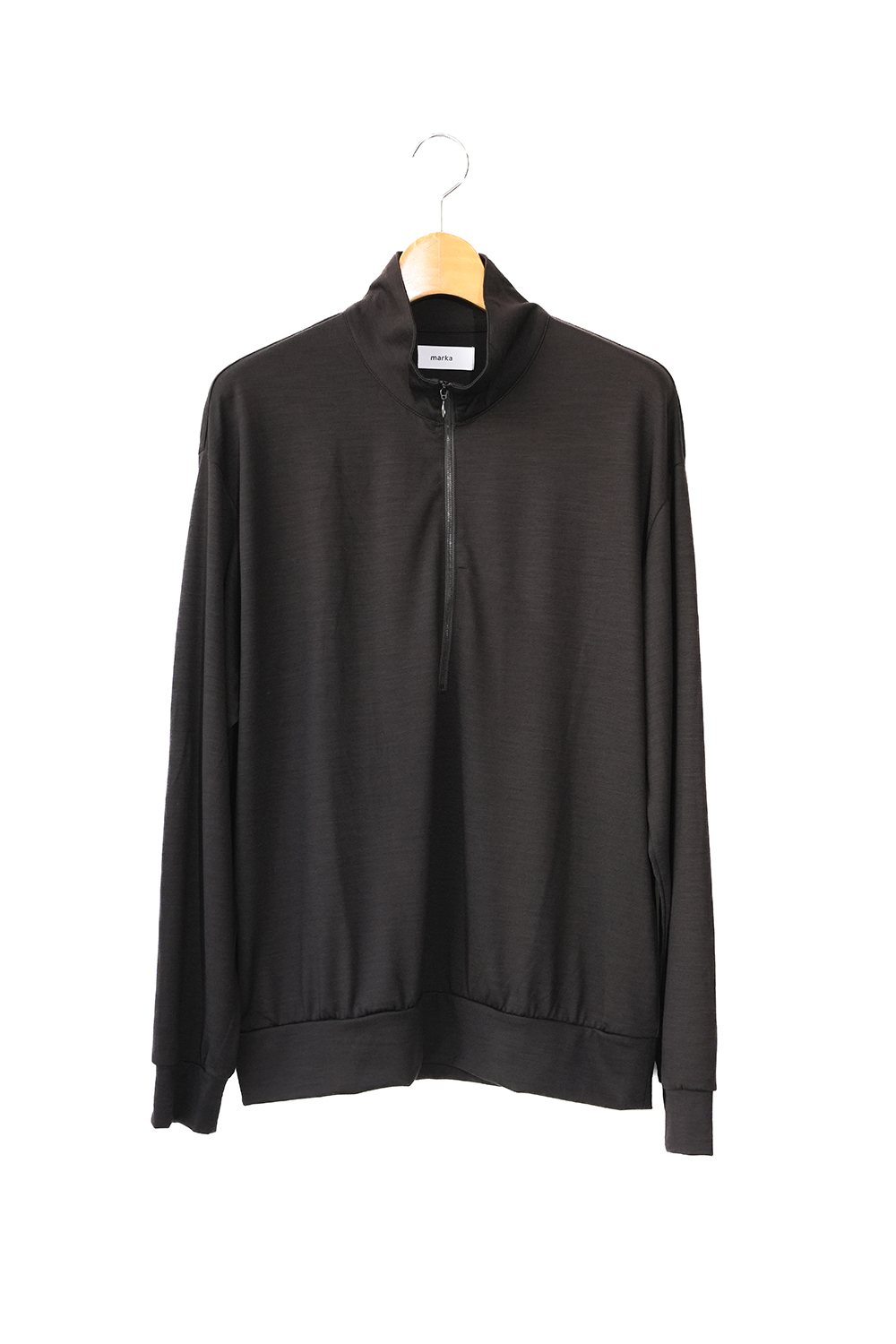 HALF-ZIP STAND