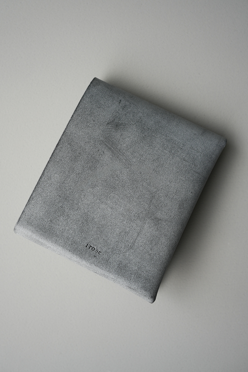 Seamless Short Wallet Waxed Black