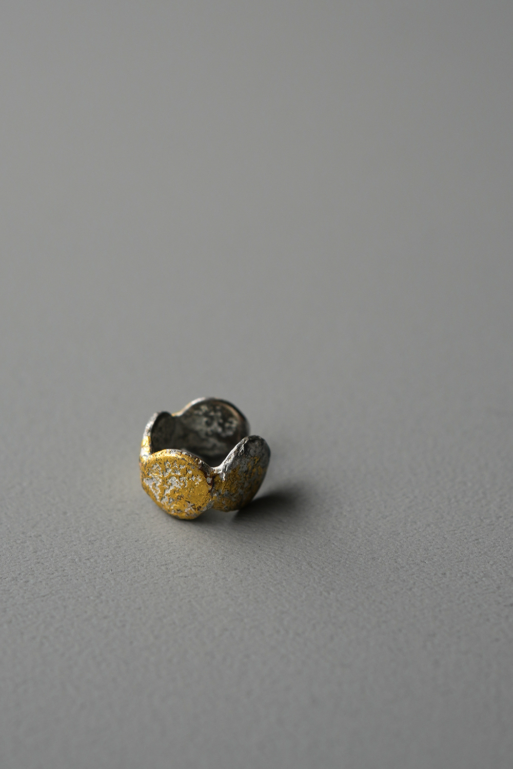 dot ear cuff (S)