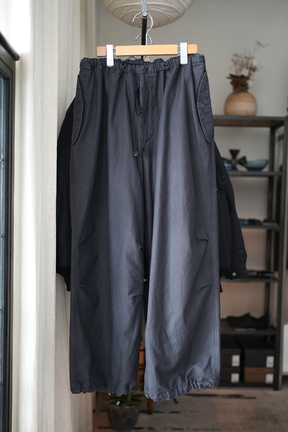 WIDE OVER PANTS